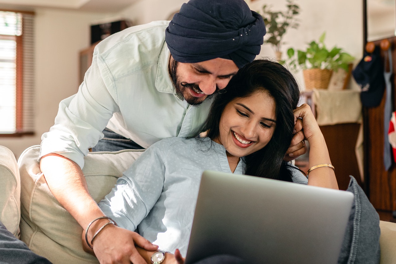 Indian couple doing speech therapy online for accent reduction